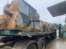 UNLOADING BASALT BLOCKS