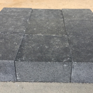 Black basalt cobble 4x4x2 top flamed, all sides cut (7).jpg